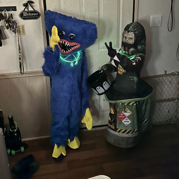 Hi, I'm Cindy..selling Women Clothing And Decore For The House - Picture 1 of 1